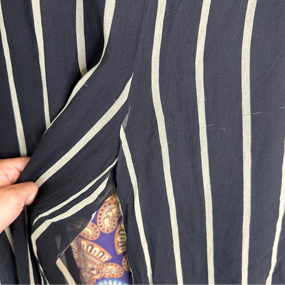 🦋5/20$🦋 striped wide leg pants - Picture 5 of 9